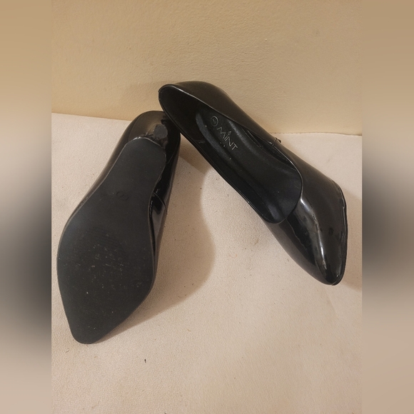Women's Mint Size 7 Black Heels - Picture 8 of 9